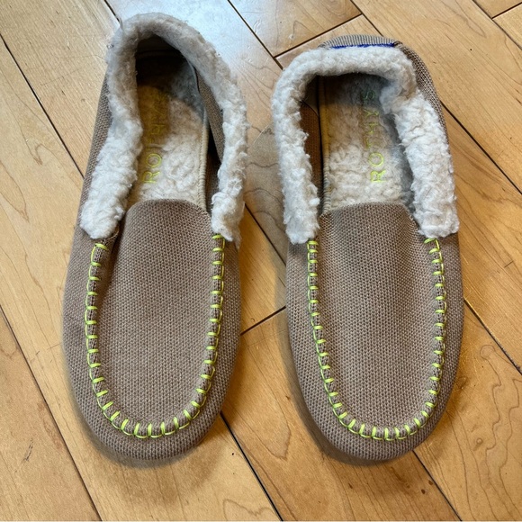 Rothy's Shoes - Rothy’s The Slipper Shearling-Lined Tan Slippers neon green stitching  size 9